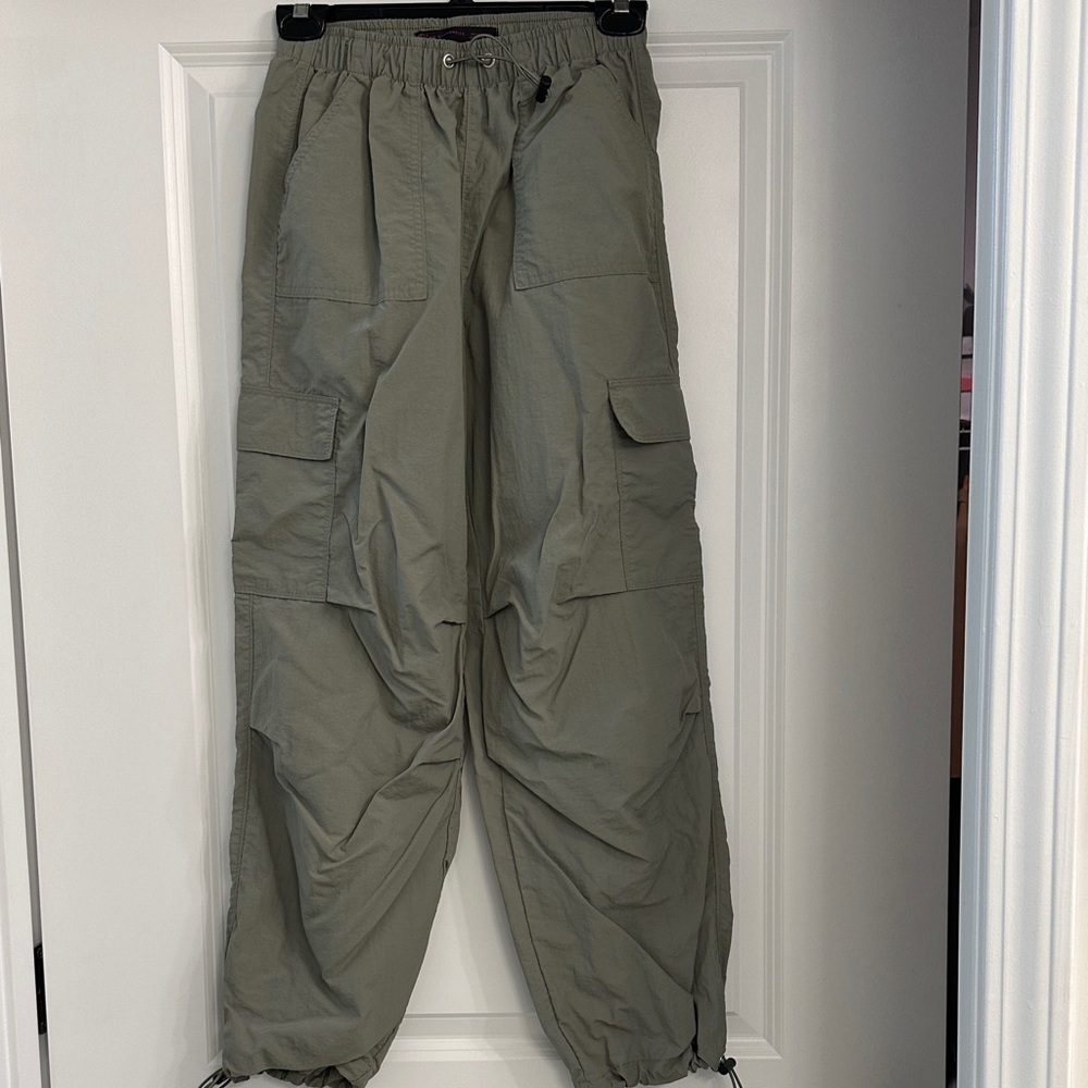 Juniors Olive parachute Cargo joggers